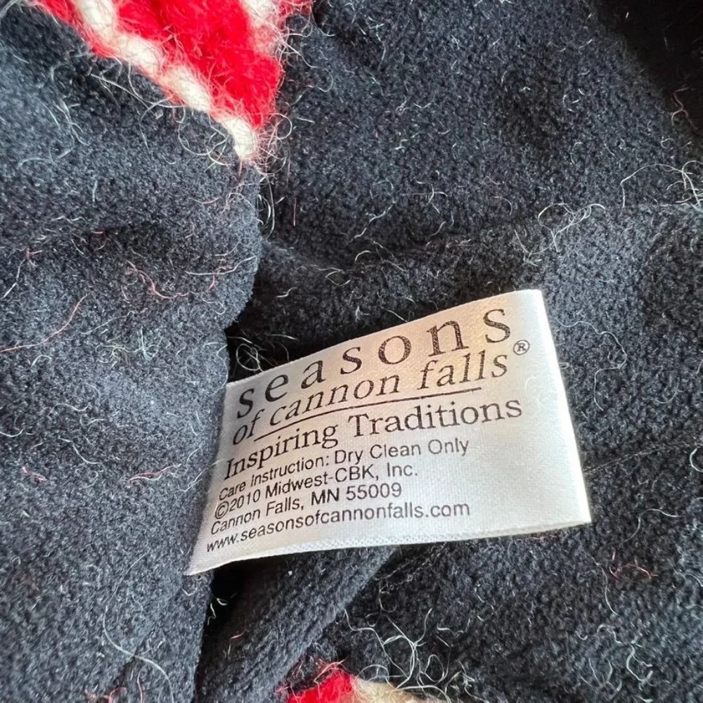 Seasons‎ of Cannon Falls wool hat-cream/red with fleece lining